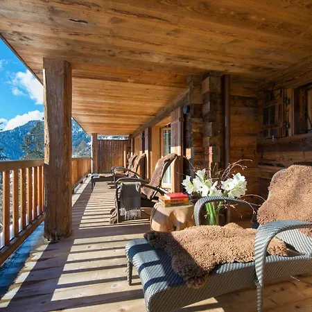 Rustic In * Mauern